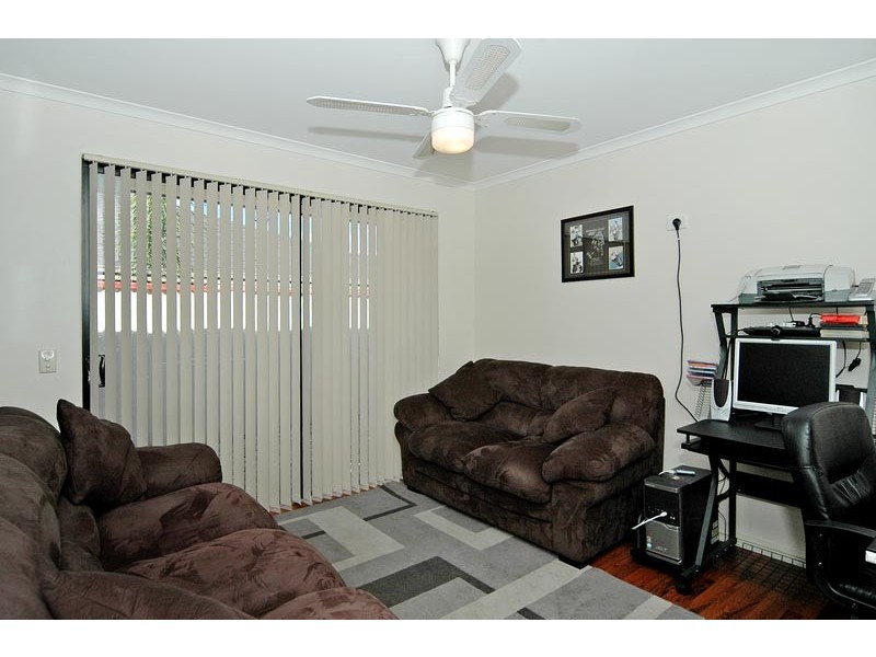 42 Monaltrie Loop, Carramar WA 6031