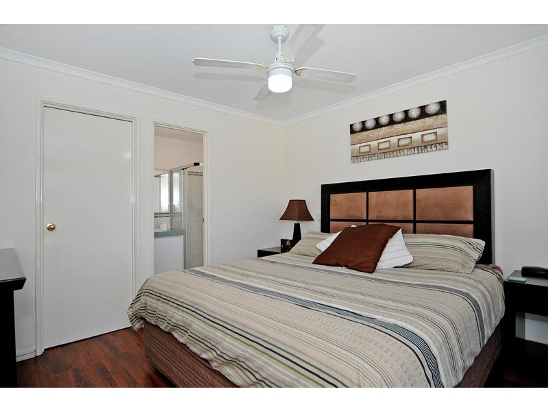 42 Monaltrie Loop, Carramar WA 6031