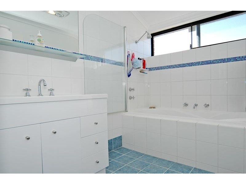 42 Monaltrie Loop, Carramar WA 6031