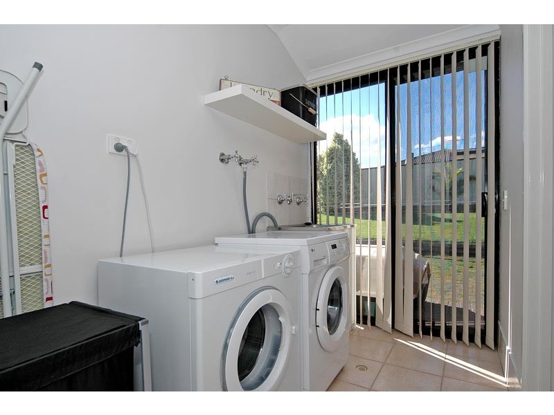42 Monaltrie Loop, Carramar WA 6031