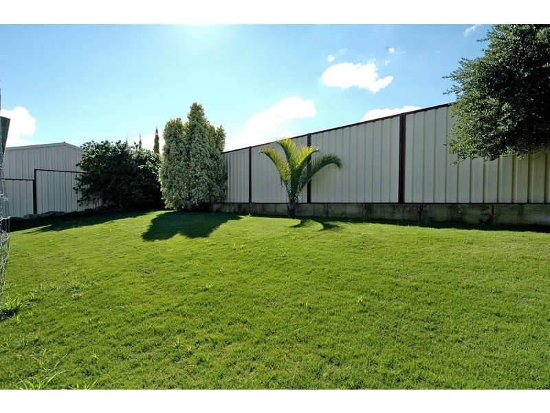 42 Monaltrie Loop, Carramar WA 6031