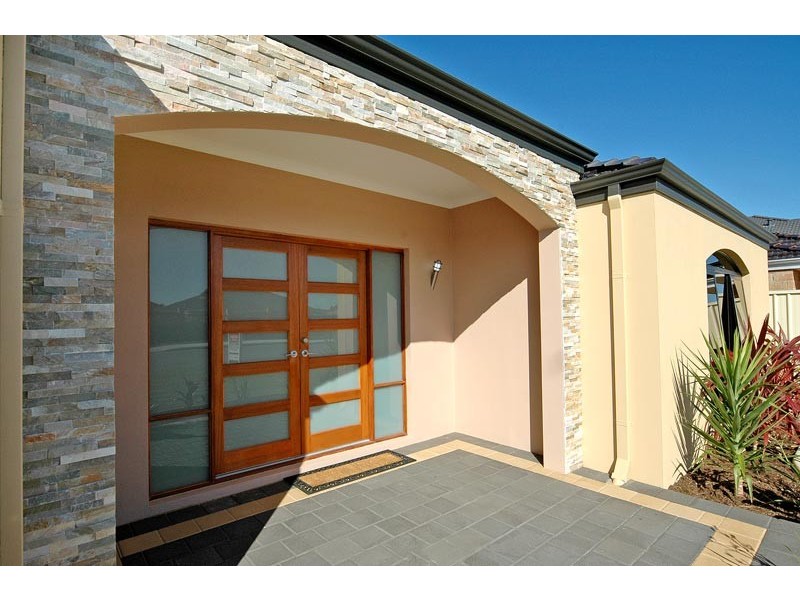 194 Golf Links Drive, Carramar WA 6031