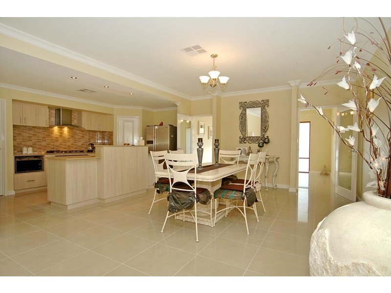 194 Golf Links Drive, Carramar WA 6031