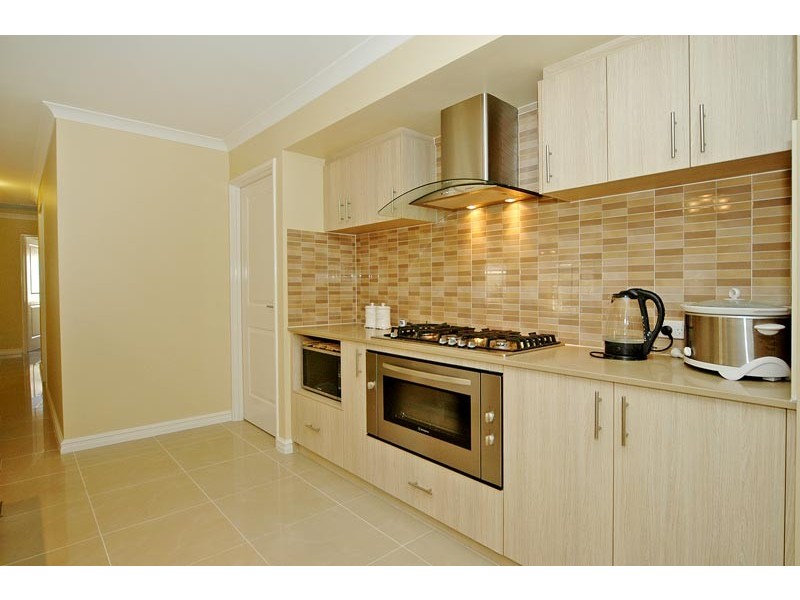 194 Golf Links Drive, Carramar WA 6031