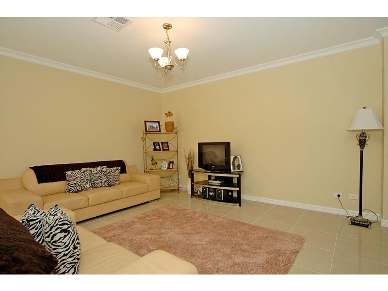 194 Golf Links Drive, Carramar WA 6031