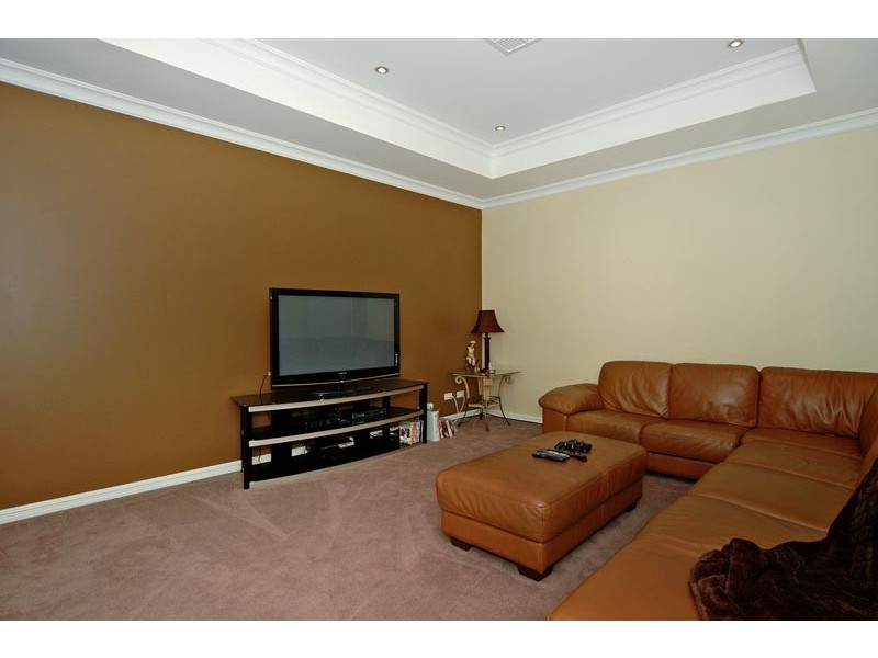 194 Golf Links Drive, Carramar WA 6031