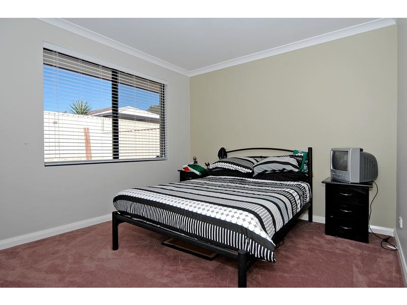 194 Golf Links Drive, Carramar WA 6031