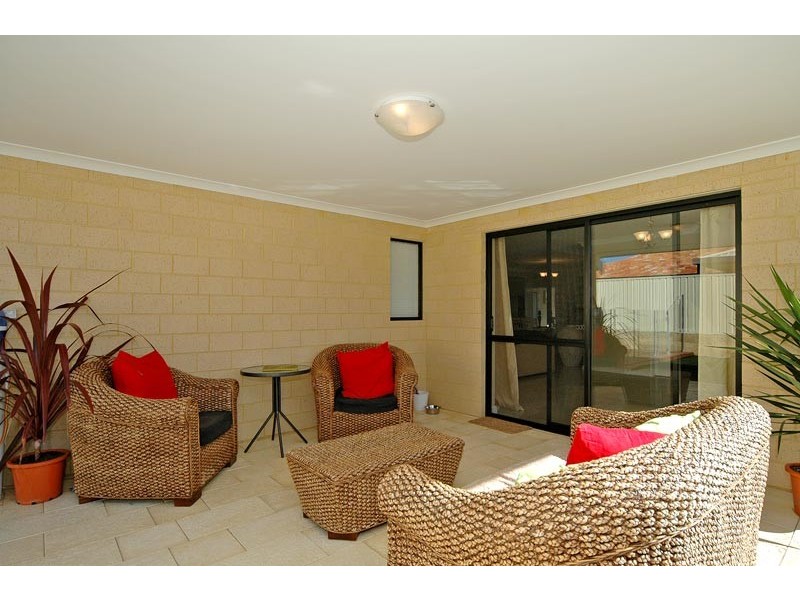194 Golf Links Drive, Carramar WA 6031