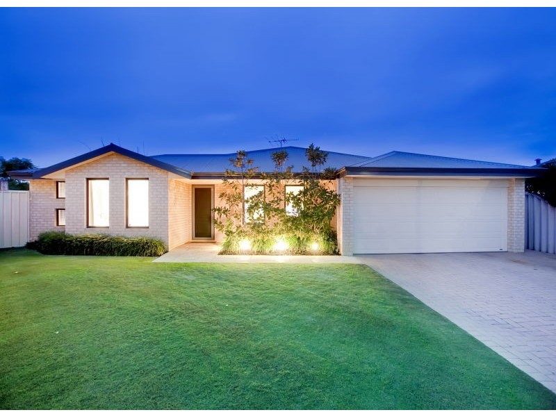 5 Belhus Ct, Tapping WA 6065