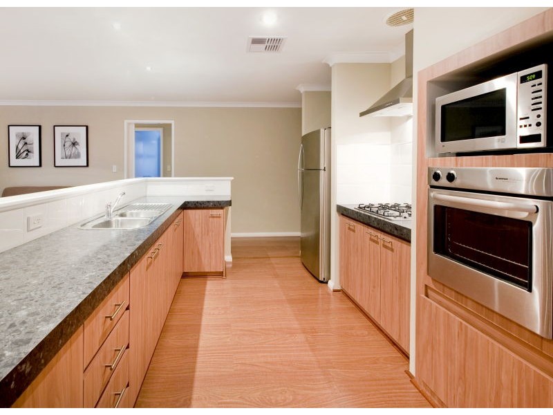 5 Belhus Ct, Tapping WA 6065