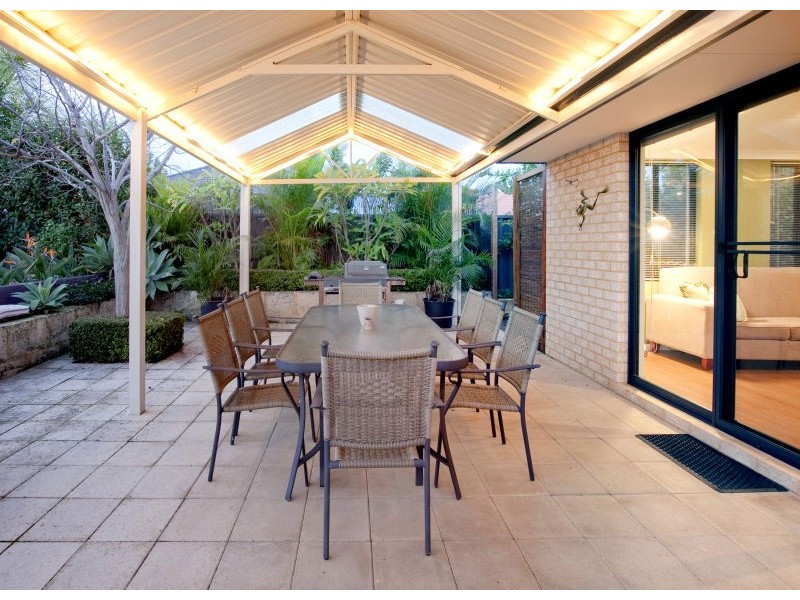 5 Belhus Ct, Tapping WA 6065