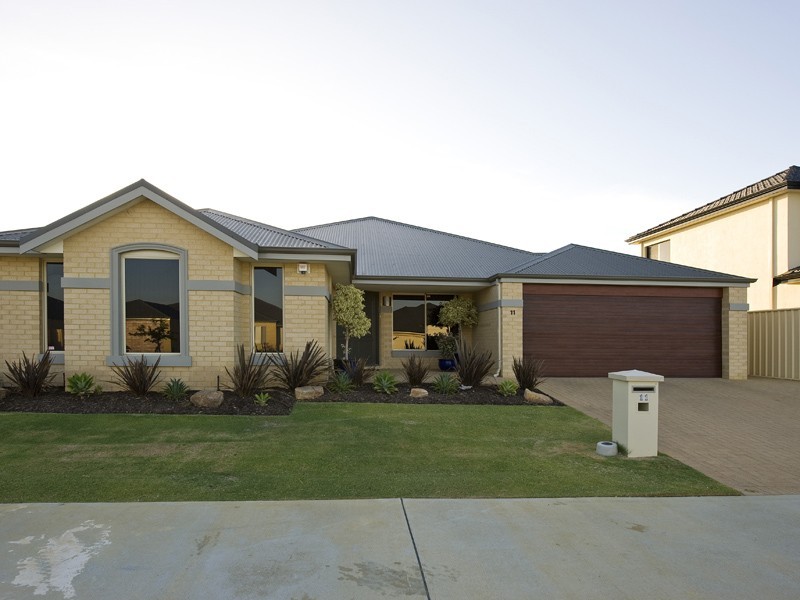 11 Naismith Road, Tapping WA 6065