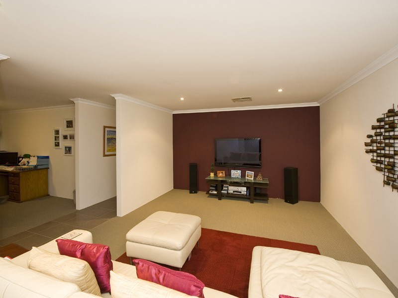 11 Naismith Road, Tapping WA 6065
