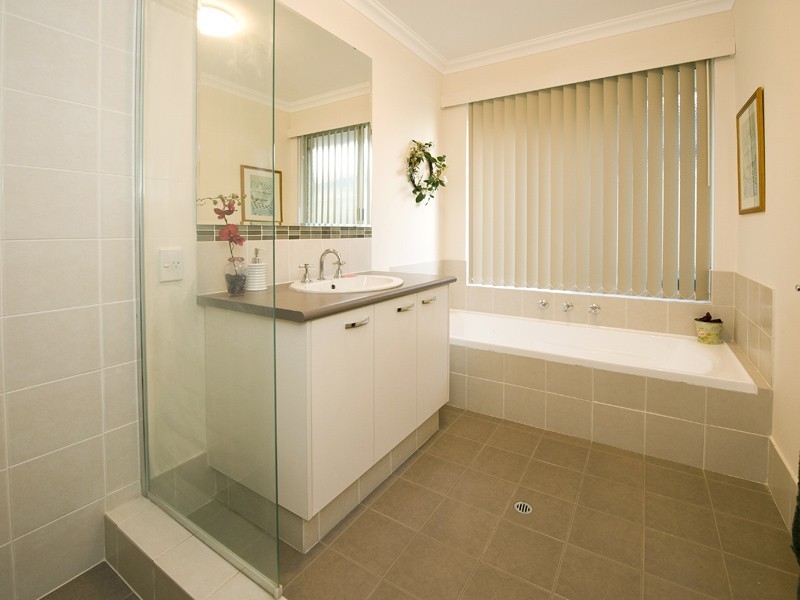 11 Naismith Road, Tapping WA 6065