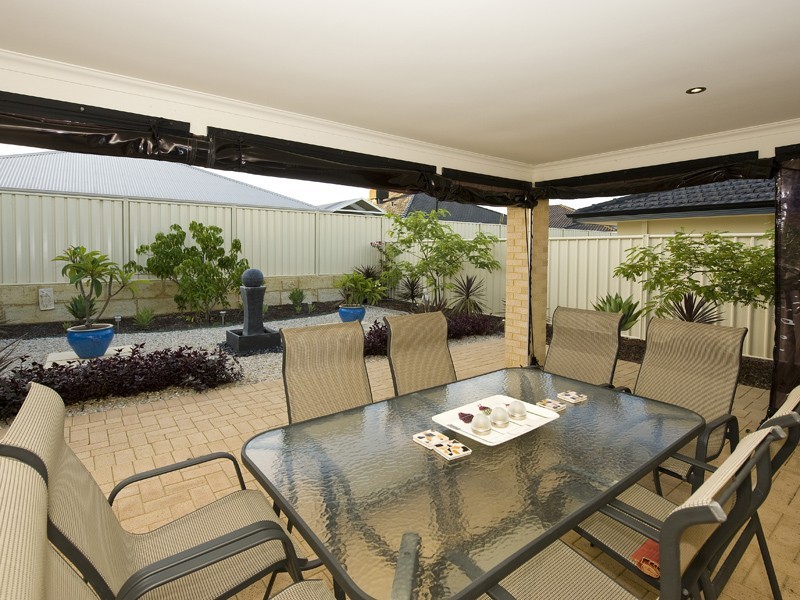 11 Naismith Road, Tapping WA 6065
