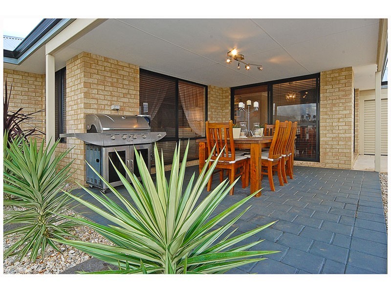 9 Harmony Avenue, Clarkson WA 6030