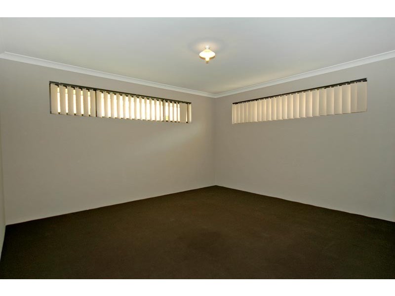 18 Collanda Circuit, Carramar WA 6031
