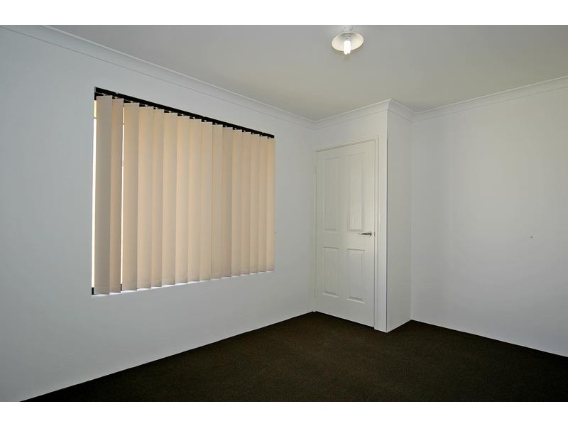 18 Collanda Circuit, Carramar WA 6031