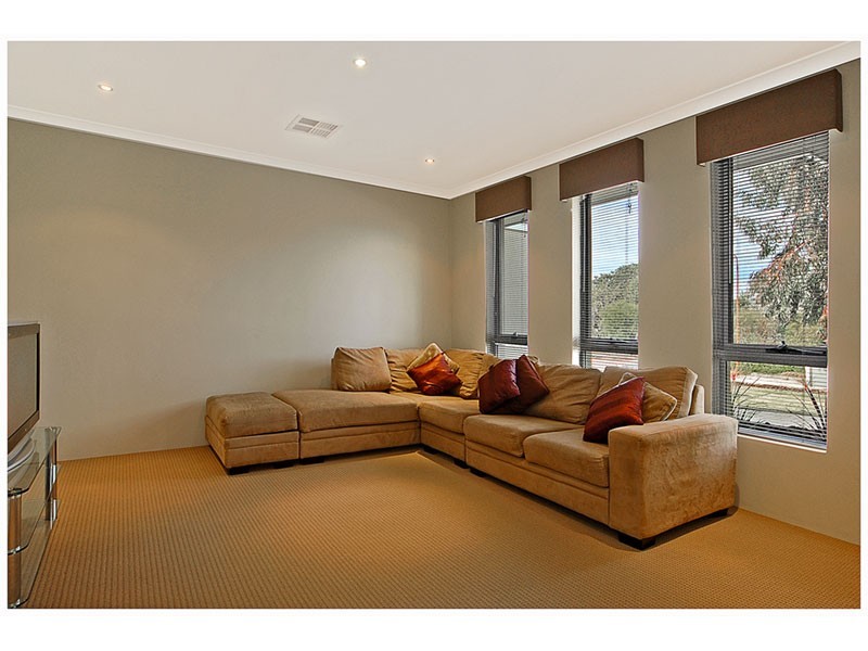 83 Yandella Promenade, Tapping WA 6065