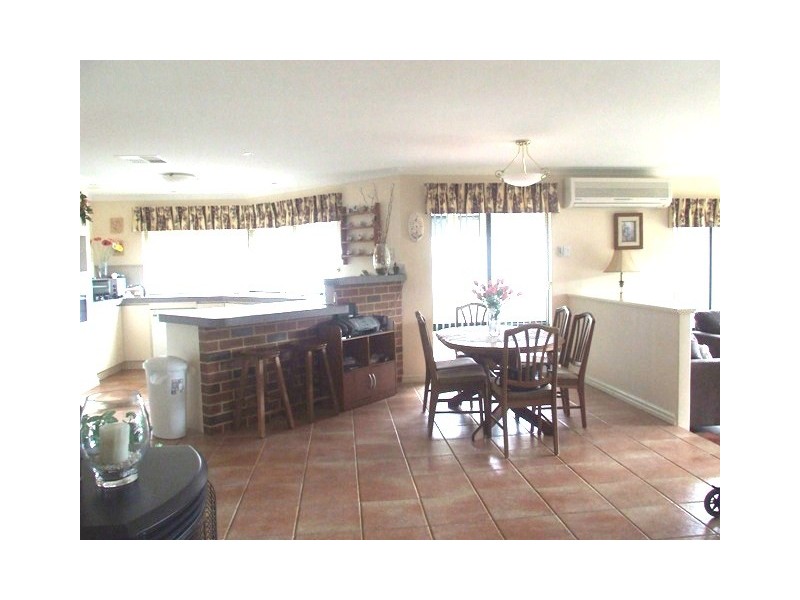 39 Houghton Drive, Carramar WA 6031