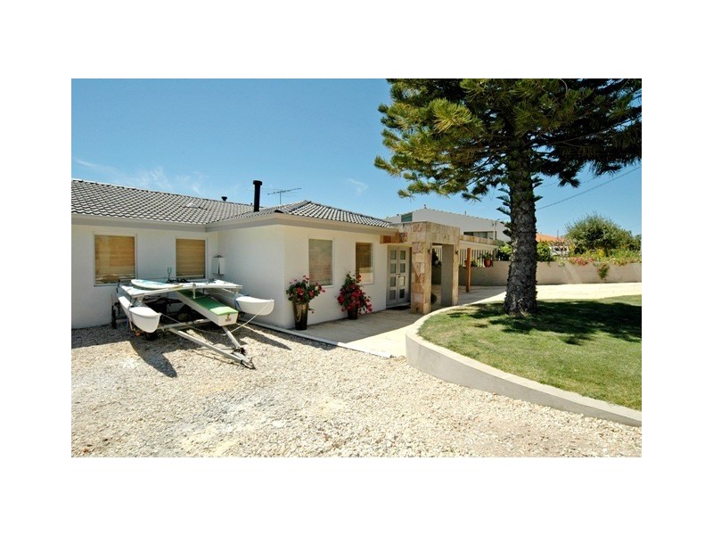 33 Koombana Way, Kallaroo WA 6025