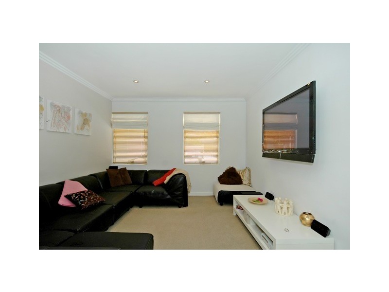 33 Koombana Way, Kallaroo WA 6025