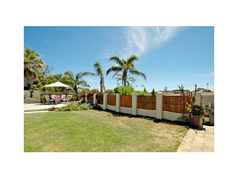 33 Koombana Way, Kallaroo WA 6025