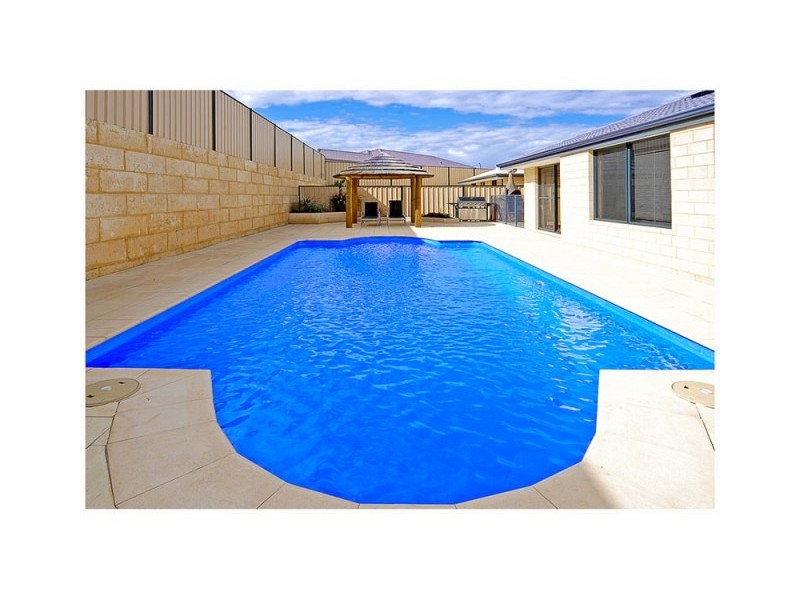 15  Rocklands Loop, Carramar WA 6031