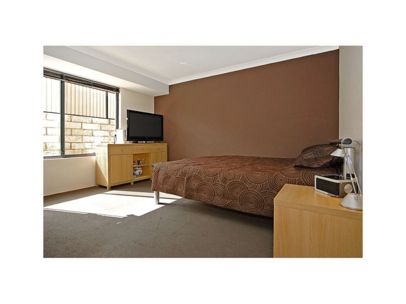 15  Rocklands Loop, Carramar WA 6031