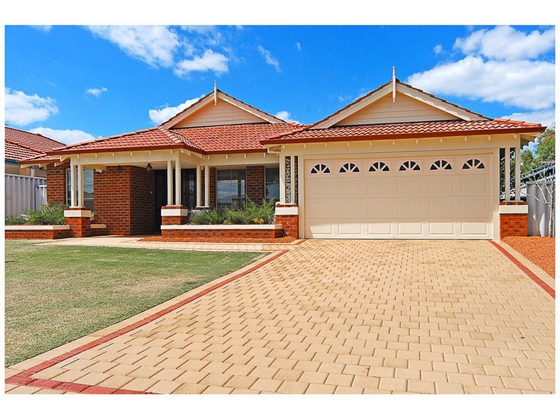 38 Clarafield Meander, Tapping WA 6065