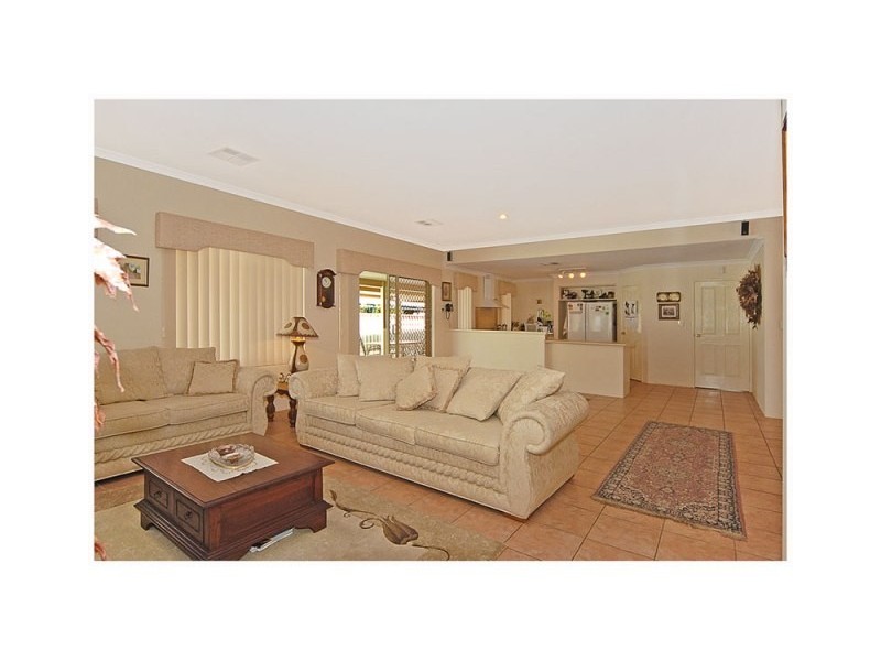 38 Clarafield Meander, Tapping WA 6065