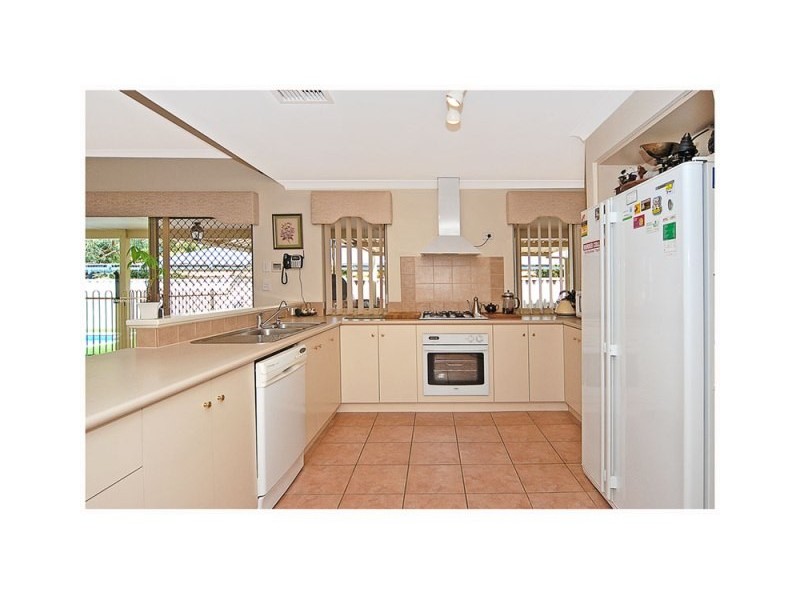 38 Clarafield Meander, Tapping WA 6065