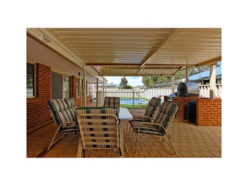 38 Clarafield Meander, Tapping WA 6065