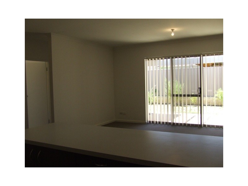 4 Viognier Link, Pearsall WA 6065