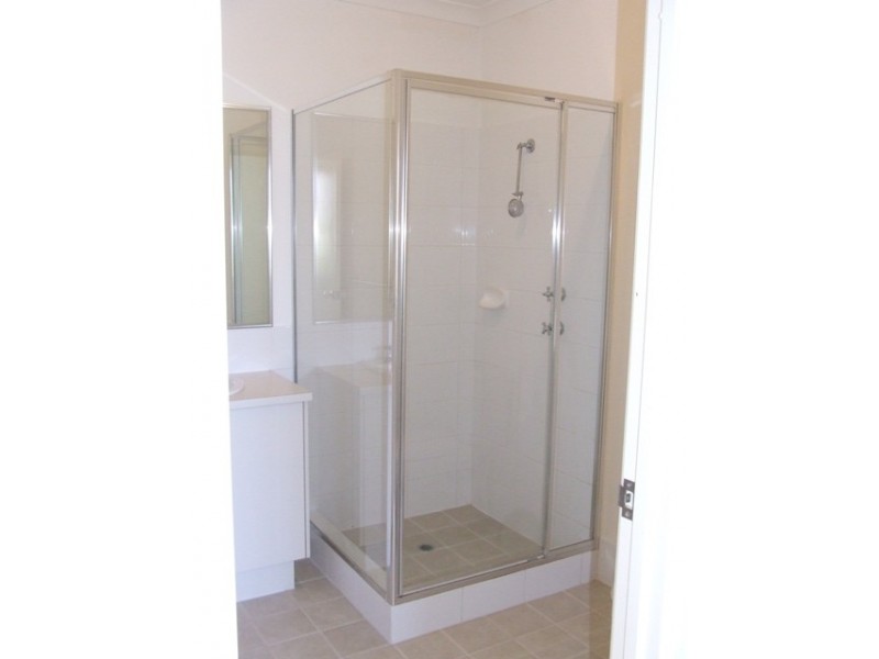 4 Viognier Link, Pearsall WA 6065