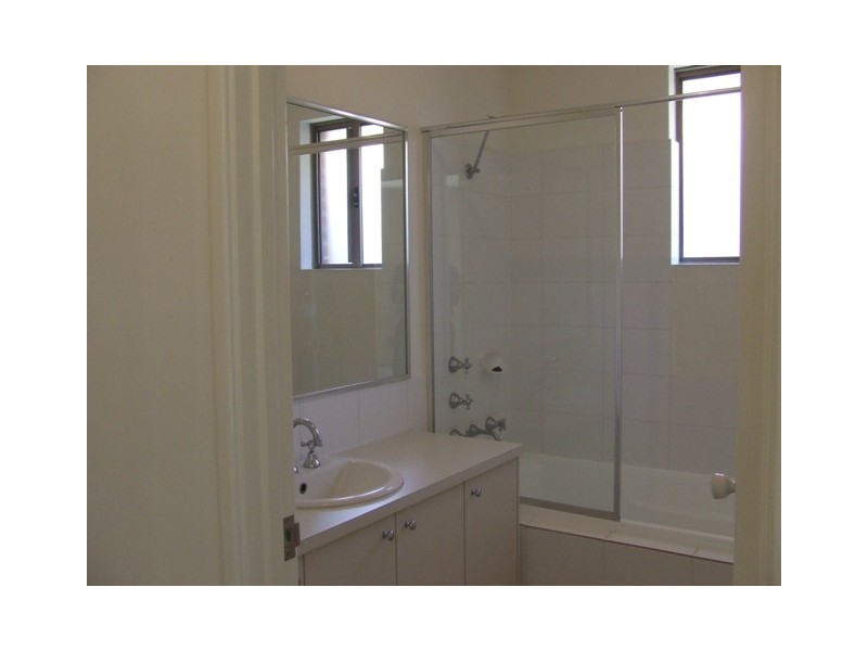 4 Viognier Link, Pearsall WA 6065