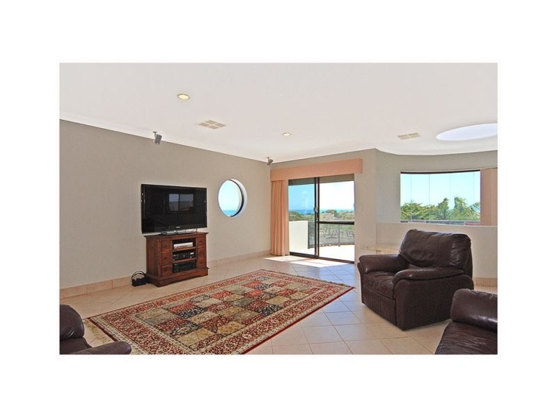 21 Long Beach Prom, Mindarie WA 6030