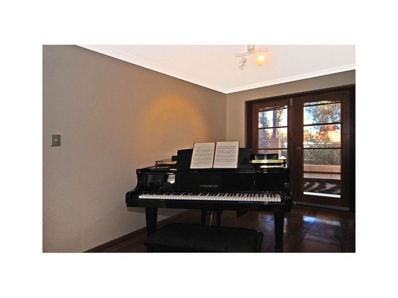 40 Bearing Parade, Mullaloo WA 6027