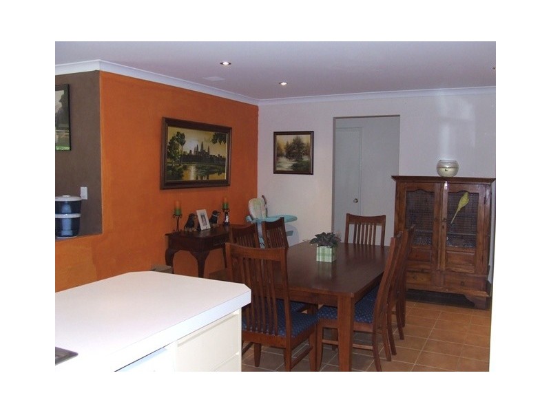 18 Retreat Green, Banksia Grove WA 6031