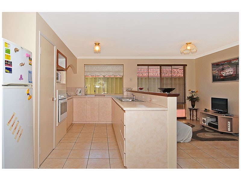 4 Arbroath Circle, Kinross WA 6028