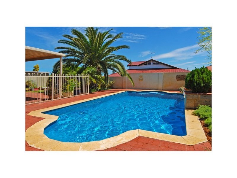 31 Sovereign Drive, Two Rocks WA 6037