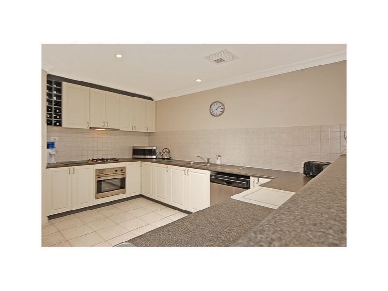 4/205 Lakeside Drive, Joondalup WA 6027