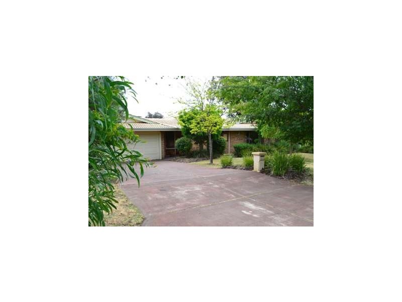 1 Shannon Close, Woodvale WA 6026