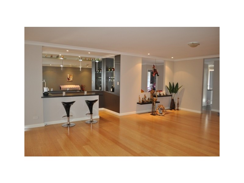15 Rosinski Circle, Tapping WA 6065