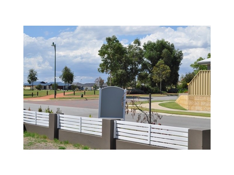 15 Rosinski Circle, Tapping WA 6065