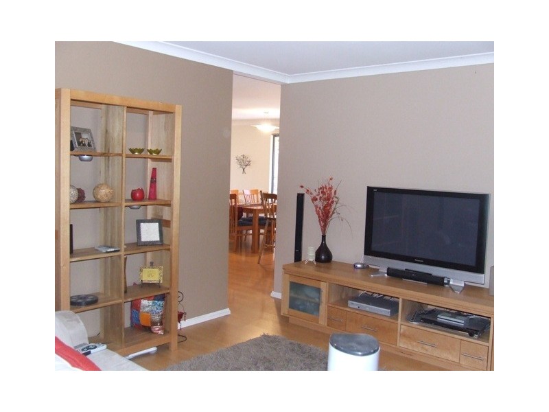 2 Kirkham Lane, Carramar WA 6031