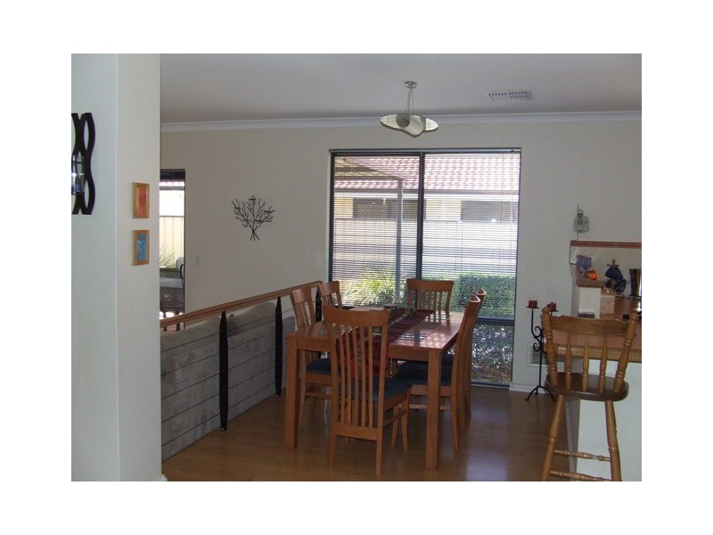 2 Kirkham Lane, Carramar WA 6031