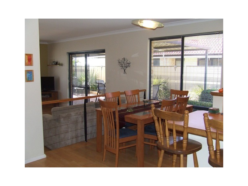 2 Kirkham Lane, Carramar WA 6031