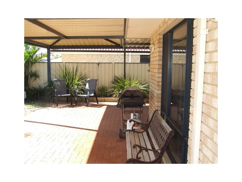 2 Kirkham Lane, Carramar WA 6031