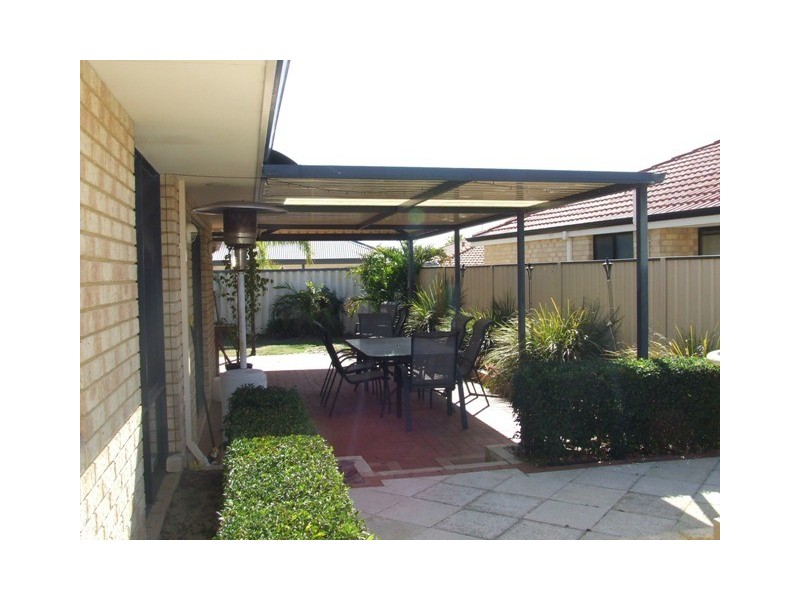 2 Kirkham Lane, Carramar WA 6031